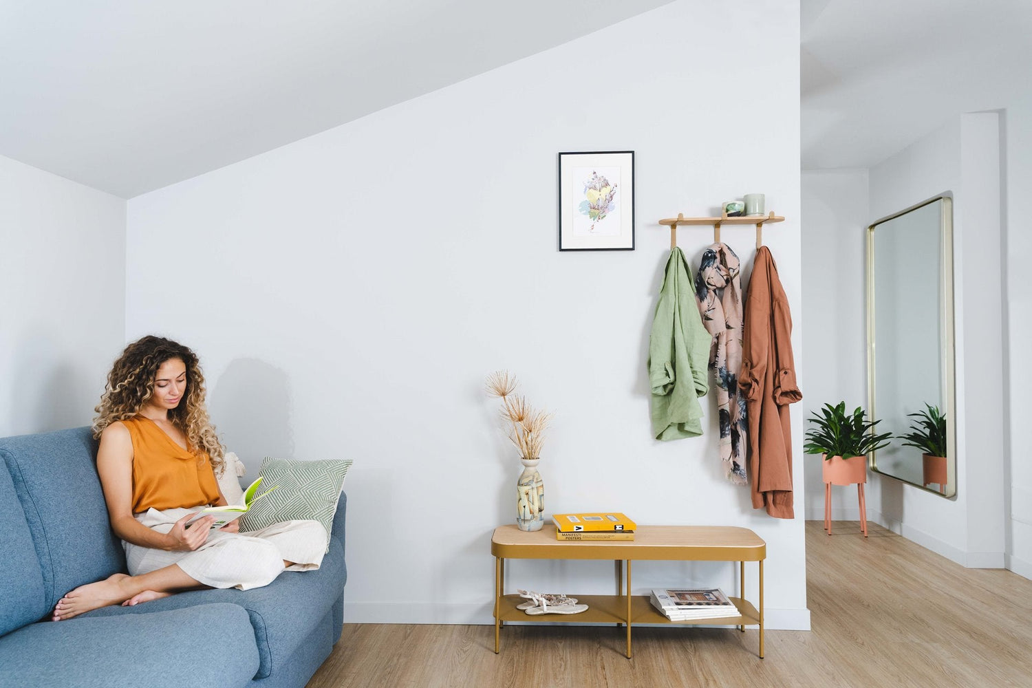 Come arredare un ingresso moderno con una panca da interno