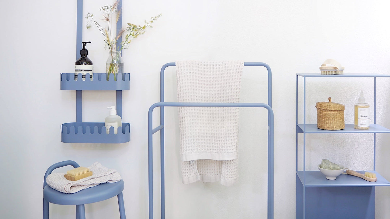 Mobili per bagno: 5 prodotti colorati must have